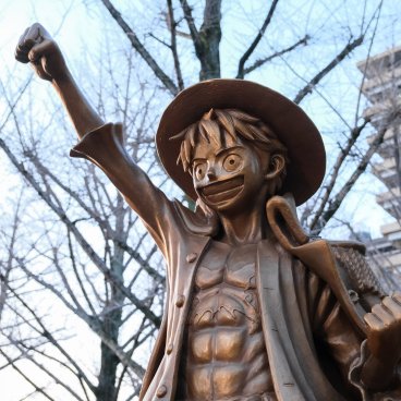 Pèlerinage One Piece à Kumamoto (Kyushu), statue de Luffy dans le centre-ville