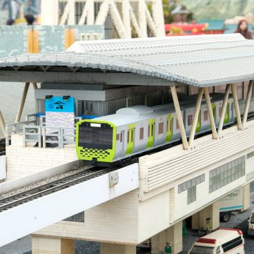 Legoland Japan (Nagoya), Reproduction d'une gare du Monorail de Tokyo en LEGO à Miniland