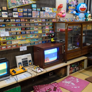 Takayama Showa-kan (Hida-Takayama), Exposition de consoles et jeux vidéo vintages