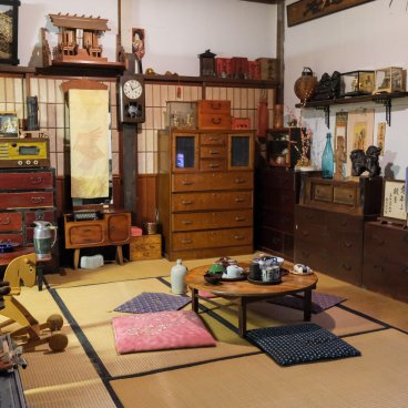 Takayama Showa-kan (Hida-Takayama), Reproduction d'un salon familial avec jouets d'enfants