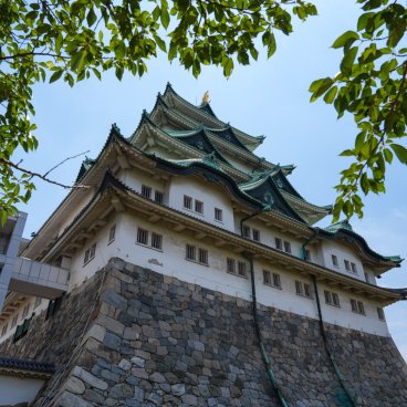 Château de Nagoya, vue sur le donjon avant rénovation en été 2