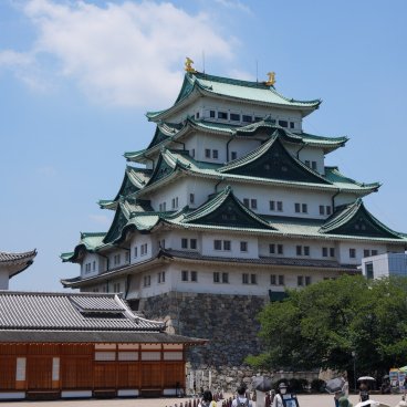 Château de Nagoya, Honmaru Goten au pied du donjon avant rénovation en été