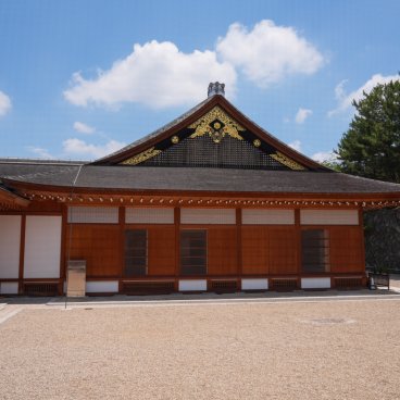 Château de Nagoya, Honmaru Goten au pied du donjon