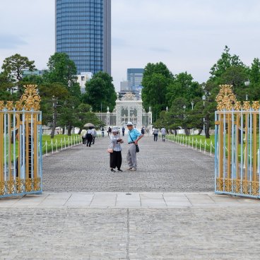 Palais d'Akasaka (Tokyo), couple de retraités en visite