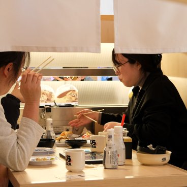 Kura Sushi, Global Flagship Store Oshiage Station (Tokyo Skytree), aperçu des places à table