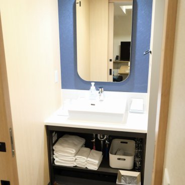 MIMARU Osaka Shinsaibashi North, appart-hôtel familial 1 chambre, lavabo de la salle de bain