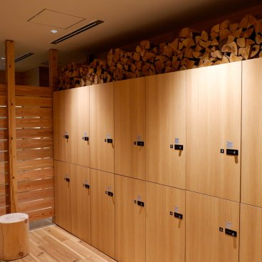 Capsule Inn Osaka (Umeda), casiers sécurisés pour déposer ses affaires