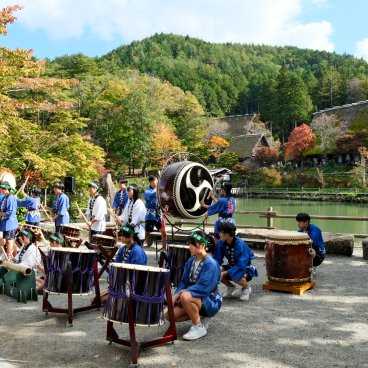 Hida no Sato (Takayama), Festival de tambour traditionnel dans le village en automne
