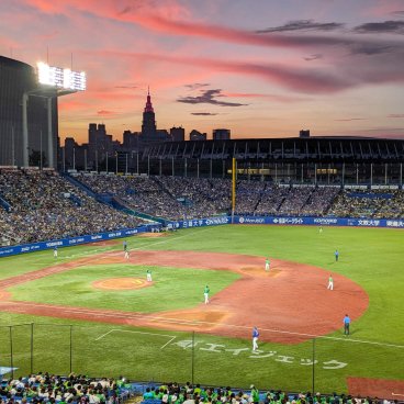  Meiji Jingu Stadium (Tokyo), match de baseball en soirée