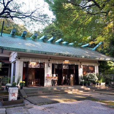 Komagome Tenso-jinja (Tokyo), Pavillon principal dans le style Shinmei-zukuri modernisé
