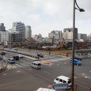 Hanbey-Fu Honten (Kyoto), vue sur la rivière Kamo-gawa depuis le café FuFuFu and...