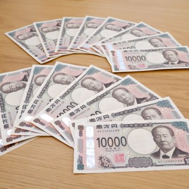 Moyens de paiements au Japon, billets de 10.000 yens avec le nouveau visuel 2