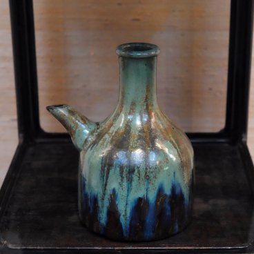 Musée d'Artisanat folklorique japonais (Mingeikan, Tokyo), Jarre à glaçure bleue