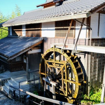 Vallée de Kiso (Alpes japonaises), architecture traditionnelle japonaise (ville-étape Magome-juku, Gifu)