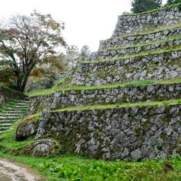 Vallée de Kiso (Alpes japonaises), ruines du château d'Iwamura (ville de Ena, Gifu) 2
