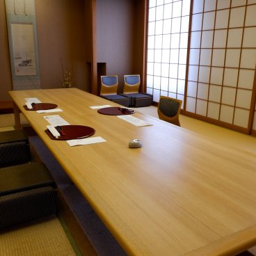 Authent Hotel Otaru (Hokkaido), salle du restaurant japonais Irifune