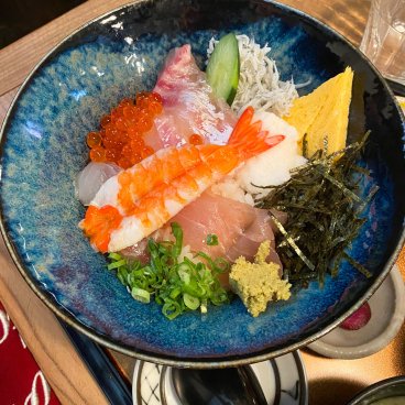 Château de Kumamoto, déjeuner dans le complexe Sakura-no-baba Josaien