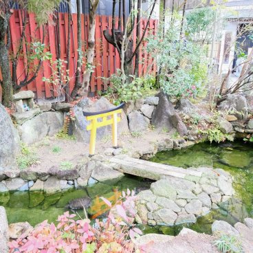 Nanzo-in (Sasaguri, Fukuoka), plan d'eau à l'entrée du temple Nyonintensho-do