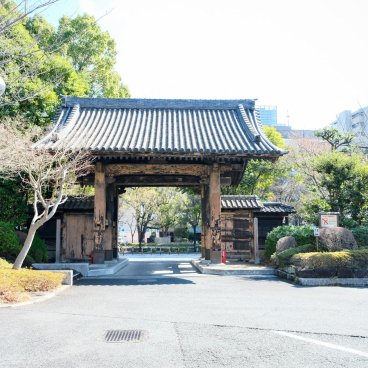 Zojo-ji à Tokyo, porte secondaire de l'enceinte du temple
