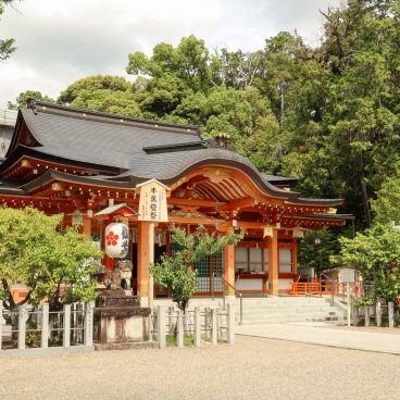 Nagaokakyo (Kyoto), Pavillon principal shaden du sanctuaire Nagaoka Tenmangu