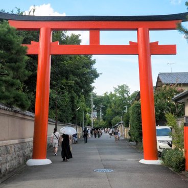 Chaleur en été au Japon, visite du sanctuaire Shimogamo à Kyoto en matinée