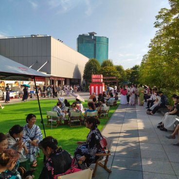 Chaleur en été au Japon, rassemblement pour le Yukata de Ginbura Festival sur le toit-terrasse du Ginza Six à Tokyo