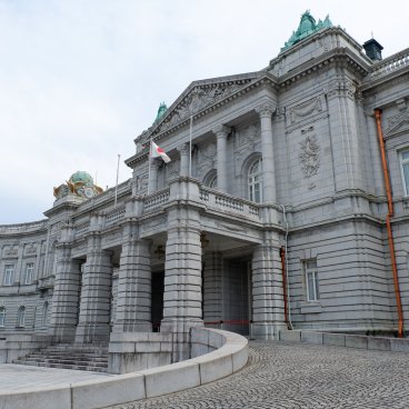 Palais d'Akasaka (Tokyo), Corps central du bâtiment principal