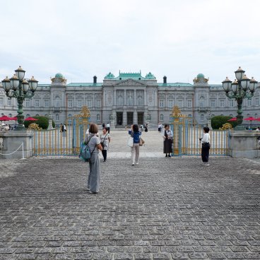 Palais d'Akasaka (Tokyo), Entrée du palais pour les visiteurs