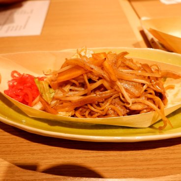 Tokyo Festival Restaurant - Bon Dance Izakaya (Kabukicho), nouilles sautées Yakisoba