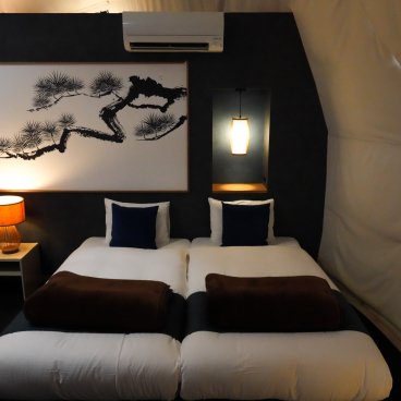Mt.Fuji Glamping Terrace MINENOHANA (Kawaguchiko), lits à l'occidental de la tente Terrace Suite Oriental Japon 7m Dome 2