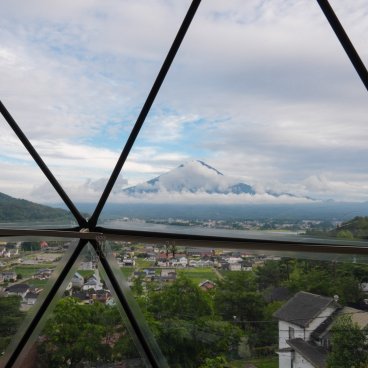 Mt.Fuji Glamping Terrace MINENOHANA (Kawaguchiko), vue sur le Mont Fuji depuis la tente Terrace Suite Oriental Japon 7m Dome