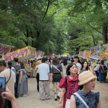 Tadasu no Mori (Kyoto), stand Yatai dans la forêt en été