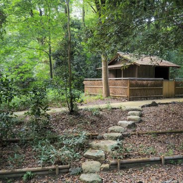  Tadasu no Mori (Kyoto), cabane de l'ermitage de Kamo no Chomei dans la forêt