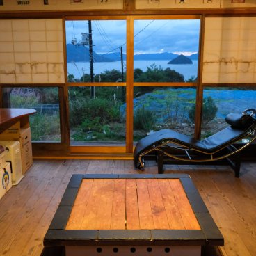 Ferme de Miyajima, Salle de séjour avec vue sur la Mer Intérieure de Seto