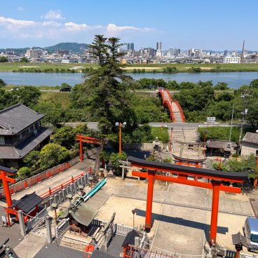 Fukuyama (préfecture d'Hiroshima), Vue sur l'enceinte de Kusado Inari-jinja et sur la ville de Fukuyama