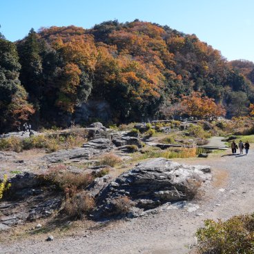 Nagatoro (Saitama), Formation rocheuse Iwadatami au bord de la rivière Arakawa en automne