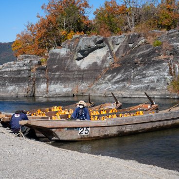 Nagatoro (Saitama), Barques de la croisière Nagatoro Line Kudari en attente à leur embarcadère