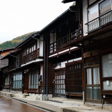 Narai-juku (préfecture de Nagano), Maisons traditionnelles bordant l'ancienne route Nakasendo 2