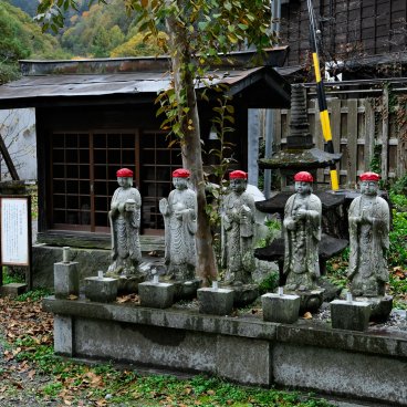 Narai-juku (préfecture de Nagano), Groupe de statues de Jizo au temple Chosen-ji