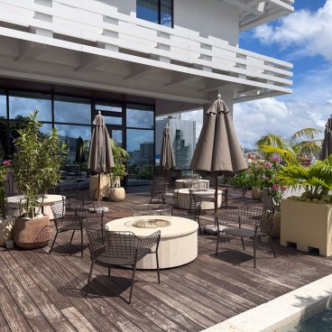 The Royal Park Hotel Iconic Naha (Okinawa), terrasse extérieure de l'hôtel