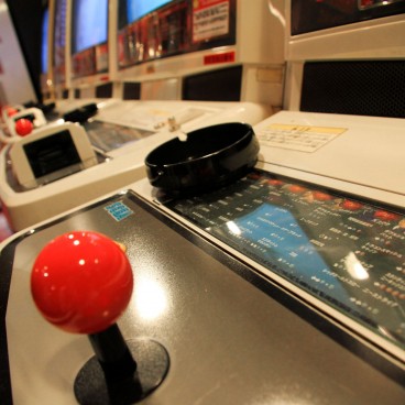 Akihabara (Tokyo), bornes de jeux retrogaming dans une salle d'arcade 2