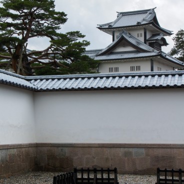Château de Kanazawa, parties reconstruites