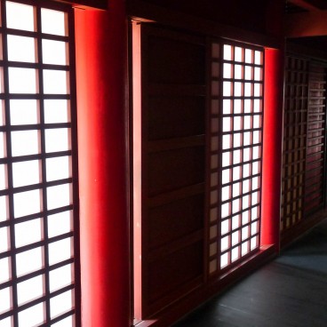 Intérieur du Seiden du château de Shuri (en 2009)