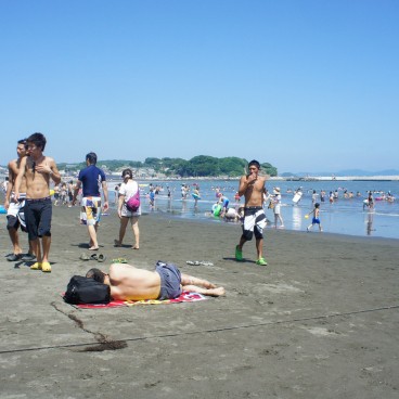 Plage de Kugenuma près de l'Ile d'Enoshima 7