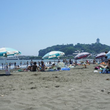 Plage de Kugenuma, vue sur l'Ile d'Enoshima