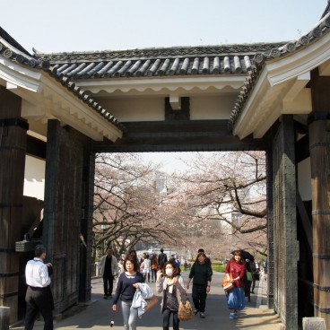 Porte Tayasu-mon du Parc Kitanomaru à Tokyo