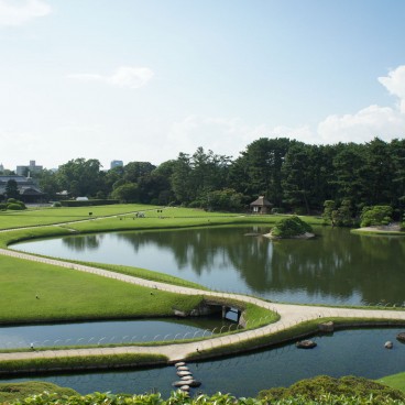 Koraku-en (Okayama), vue sur le jardin japonais et le plan d'eau principal 2