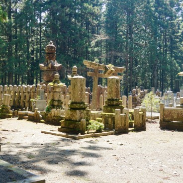 Cimetière Okuno-in au Mont Koya