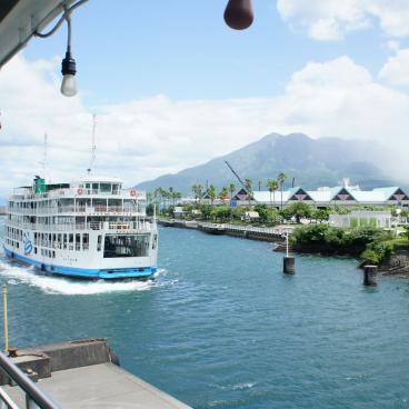 Sakurajima (Kagoshima), vue sur le volcan depuis le ferry