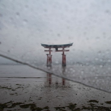 Itsukushima, Torii flottant de Miyajima à marée basse 2
